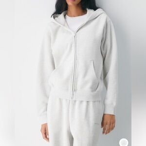 GREAT CONDITION Aritzia Sweatfleece Perfect Fit Hoodie